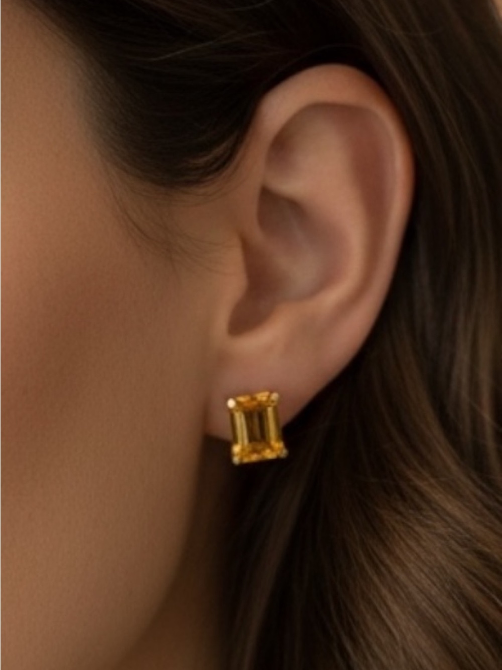 Vintage Estate 14k Emerald Cut Citrine Stud
Earrings - Warm Yellow Gold Tone - Picture 3 of 9
